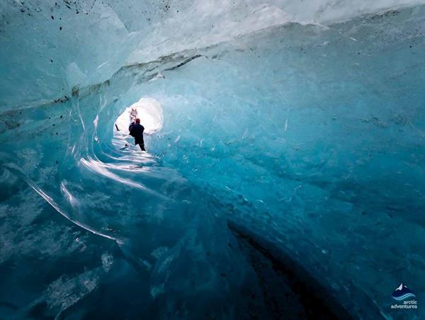 Gg Cic ヨークルスアゥルロゥン氷河湖発 氷の洞窟探検日帰りツアー 英語ガイド 旅プラスワン